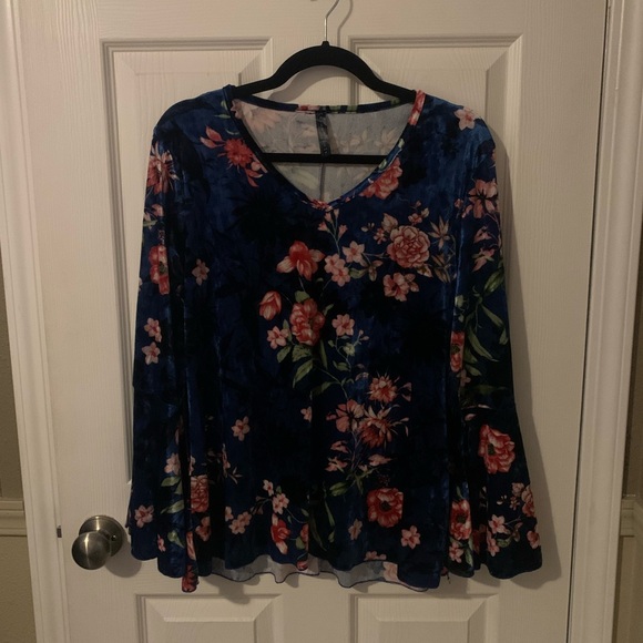 Floral Print Velvet Bell Sleeve Top - Picture 1 of 8